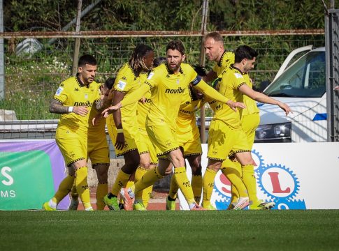 Συσπειρωμένος με φόντο την επόμενη μέρα ο Άρης