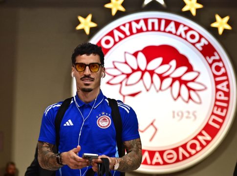 Οι ευχές του Τσικίνιο με τη φανέλα της Εθνικής Ελλάδος (pic)