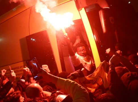 ΑΕΚ: Οπαδοί συνόδευσαν την αποστολή της Ένωσης από τη Συγγρού έως και τη Νέα Φιλαδέλφεια όπου αποθεώθηκε! (pics)