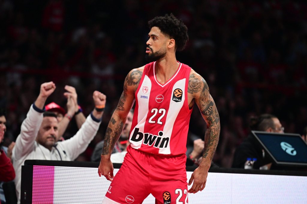 Τάιλερ time στο Φάληρο: Πήρε… φωτιά ο Ντόρσεϊ στο πρώτο δεκάλεπτο με 13 πόντους!