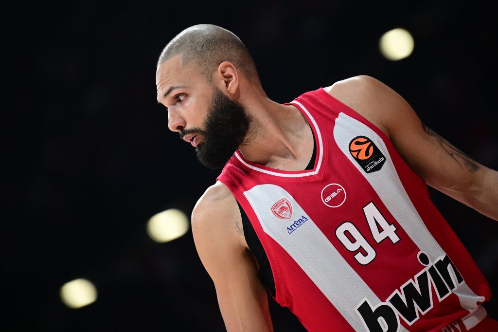 Με την Αρμάνι για να «κλειδώσει» την πρωτιά ο Ολυμπιακός