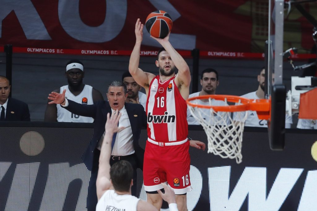 Έγραψε ιστορία ο Παπανικολάου: «Έπιασε» το ρεκόρ του Χάινς στην τρίτη θέση των παικτών με τα περισσότερα ματς στην Euroleague