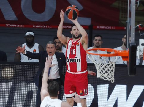 Έγραψε ιστορία ο Παπανικολάου: «Έπιασε» το ρεκόρ του Χάινς στην τρίτη θέση των παικτών με τα περισσότερα ματς στην Euroleague