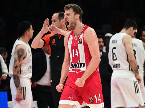 Δήλωση υπεροχής από την πρώτη «μάχη»