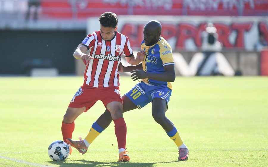 Πανσερραϊκός – Αστέρας Τρίπολης 0-0: Στις Σέρρες νίκησε η… ΑΕΛ!