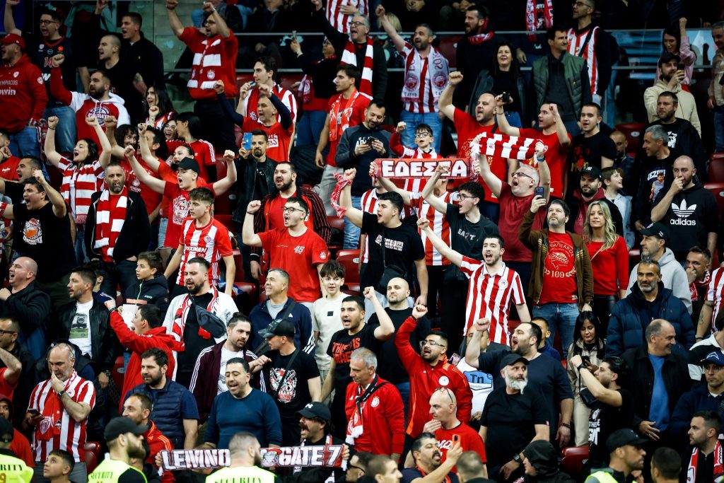 Χαμός από τον κόσμο του Ολυμπιακού στη Σόφια – Δείτε βίντεο