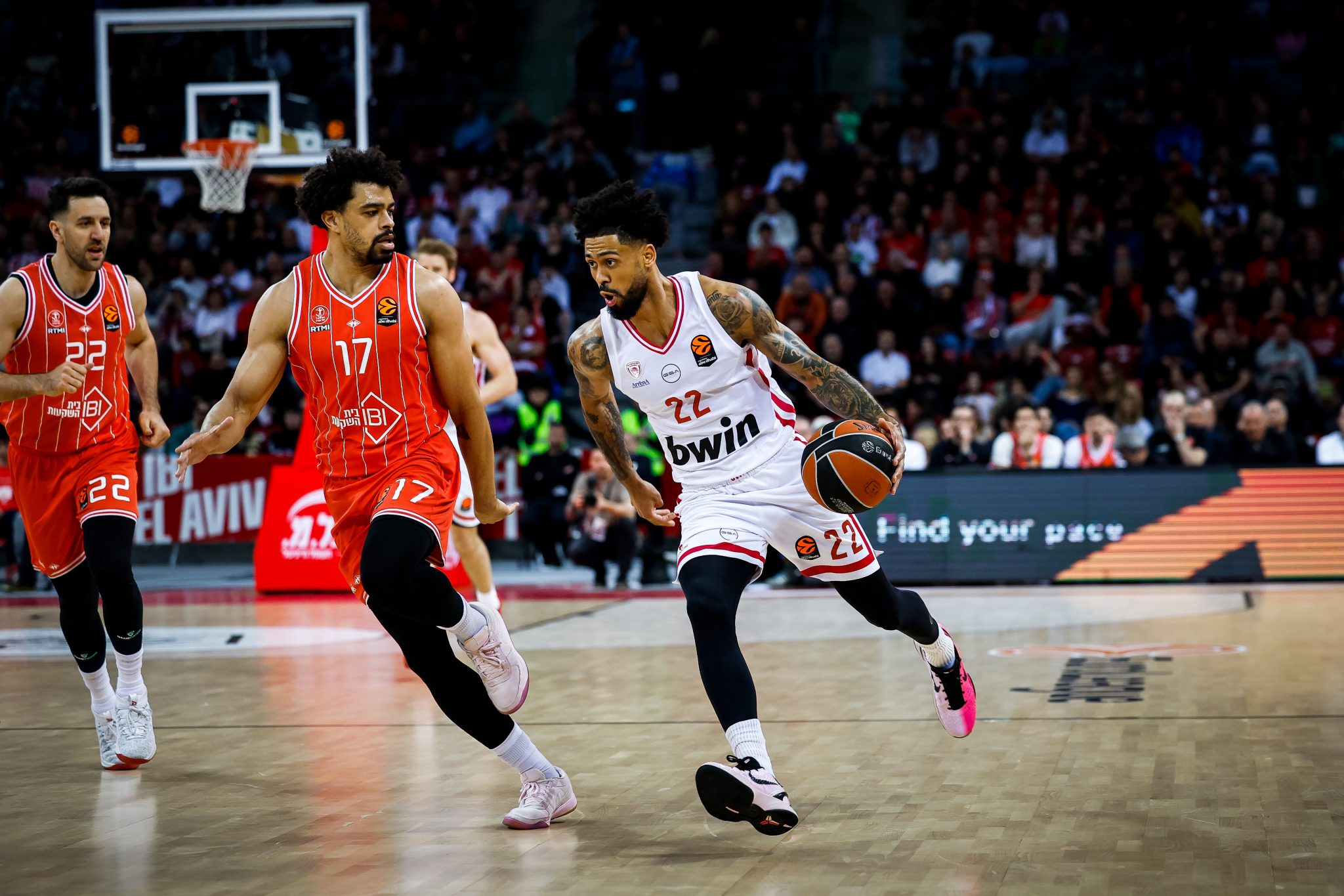 Ο Ντόρσεϊ χάρισε τη φανέλα του και φωτογραφήθηκε μαζί με έναν μικρό του θαυμαστή (pic)