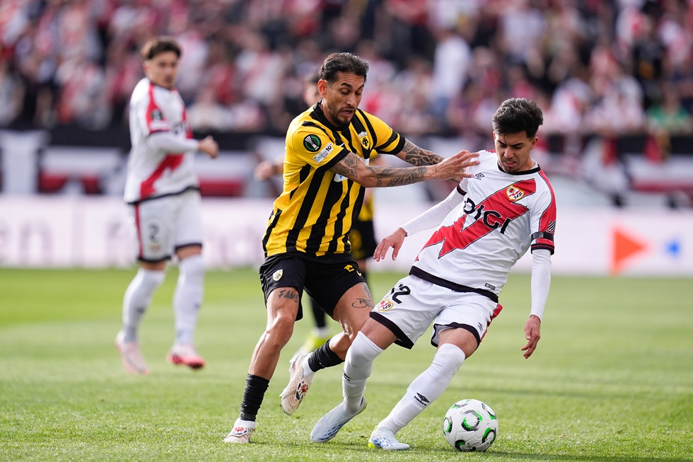 Ράγιο Βαγιεκάνο – ΑΕΚ: Λάθος στη μεσαία γραμμή από την Ένωση, 1-0 οι Ισπανοί μόλις στο 2ο λεπτό (vid)