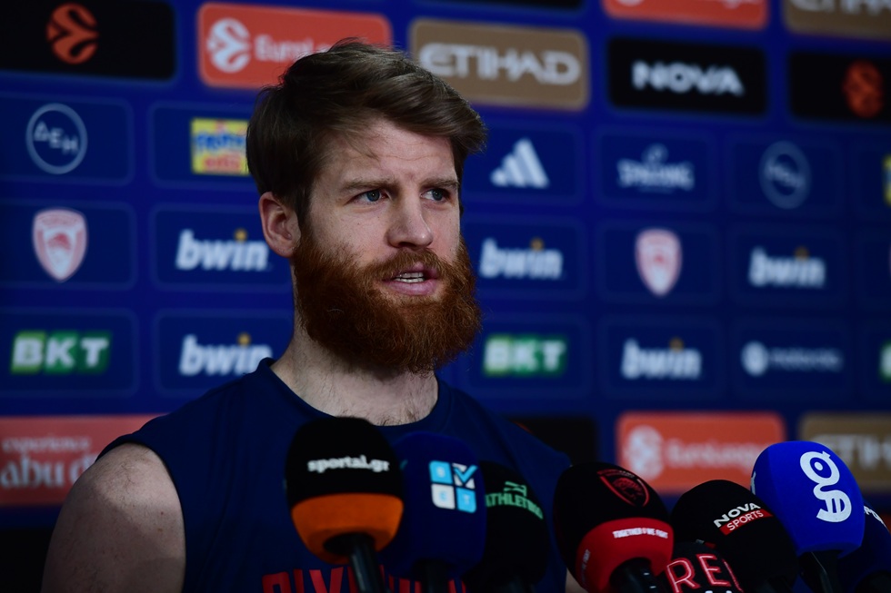 Γουόκαπ: «Ανόητο το θέμα του διαβατηρίου – Περήφανος που είμαι Έλληνας πολίτης»