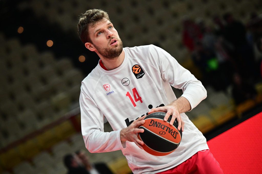 Η πρόβλεψη του Βεζένκοφ για τις ομάδες που θα πάνε στο Final Four της Αθήνας (vid)