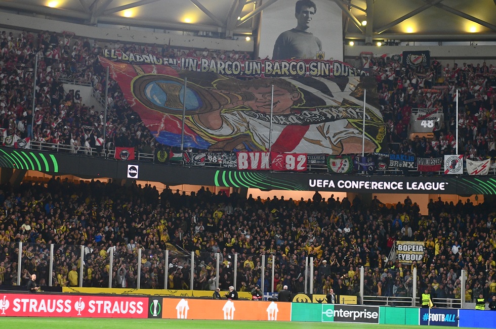 Πανό για τον Αλέξη Γρηγορόπουλο στα Εξάρχεια, από τους οπαδούς της Ράγιο Βαγιεκάνο (pic)