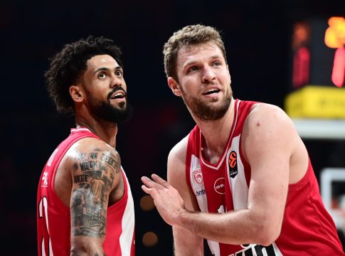 Ο Ολυμπιακός με το πόδι στο γκάζι