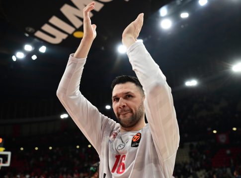 Παπανικολάου: «Δεν μπορώ εγώ να μετρήσω την προσφορά μου σε έναν σύλλογο που μου έχει δώσει τα πάντα από μικρό παιδί»