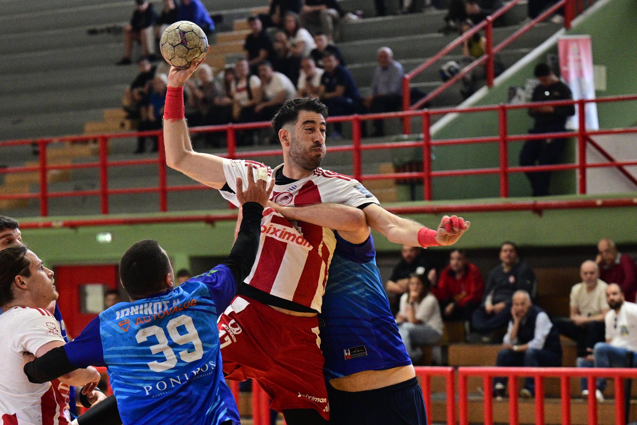 Ολυμπιακός/Όμιλος Ξυνή – Ιωνικός 30-23: Έκαναν το πρώτο βήμα για τους τελικούς οι «ερυθρόλευκοι»