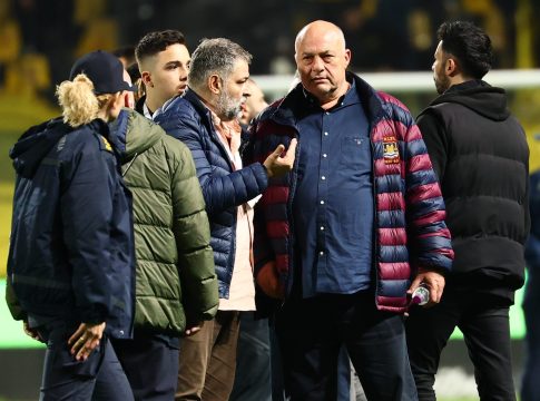 Μπέος: «Χ…ε μέσα Πολυχρόνη, Λανουά να μας αδειάσεις τη γωνία» (pic)