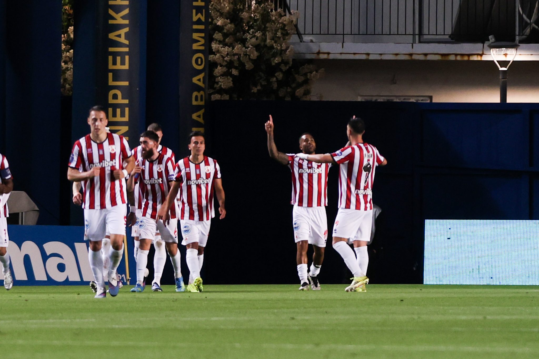 Παναιτωλικός – Πανσερραϊκός 2-3: Νίκη-ανάσα για τα «Λιοντάρια» με σούπερ Τεϊσέιρα