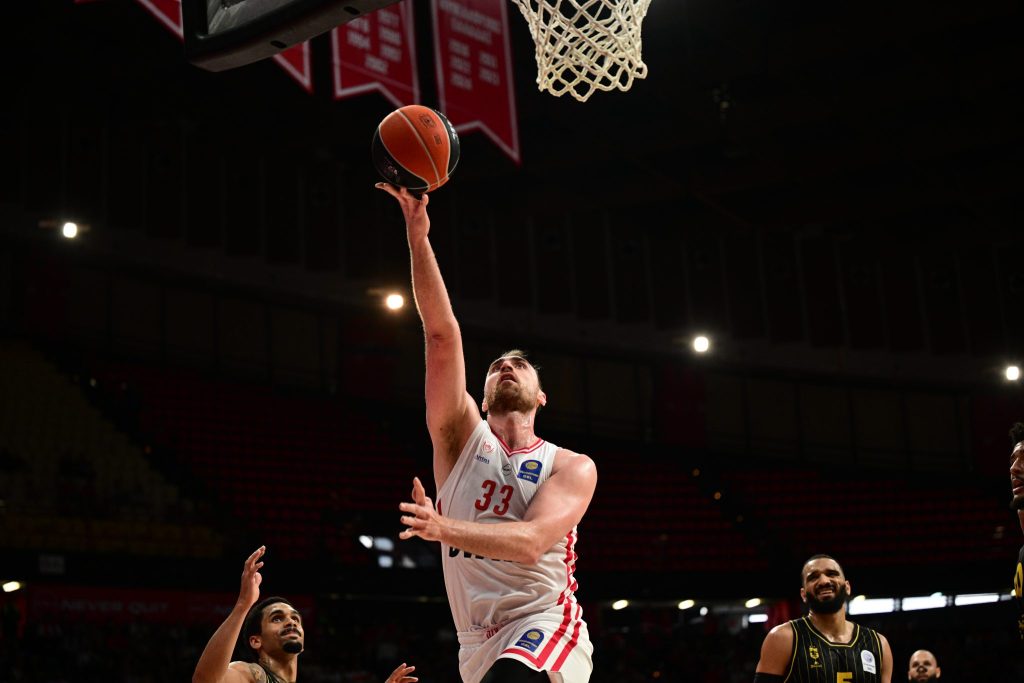 Μιλουτίνοφ: «Το πιο σημαντικό είναι να είμαστε έτοιμοι για τις κρίσιμες αναμετρήσεις της Euroleague»