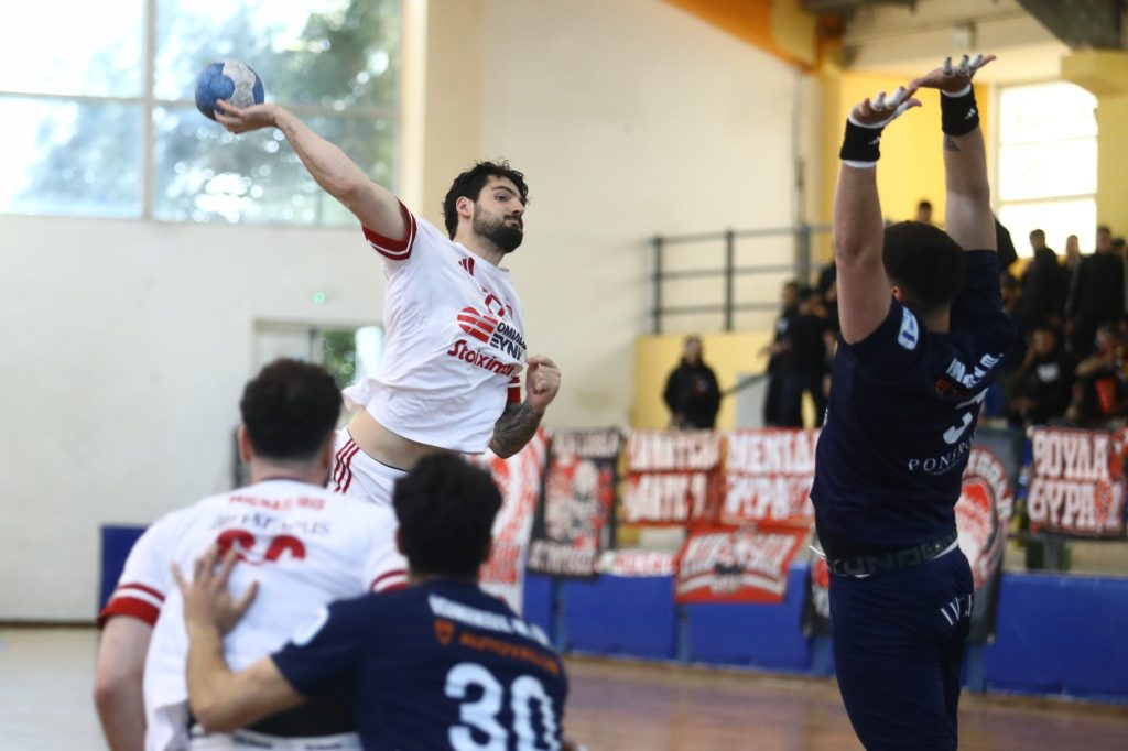 Ιωνικός Νέας Φιλαδέλφειας – Ολυμπιακός 23-34: «Σβηστά» 2-0 οι ερυθρόλευκοι, πέρασαν στους τελικούς