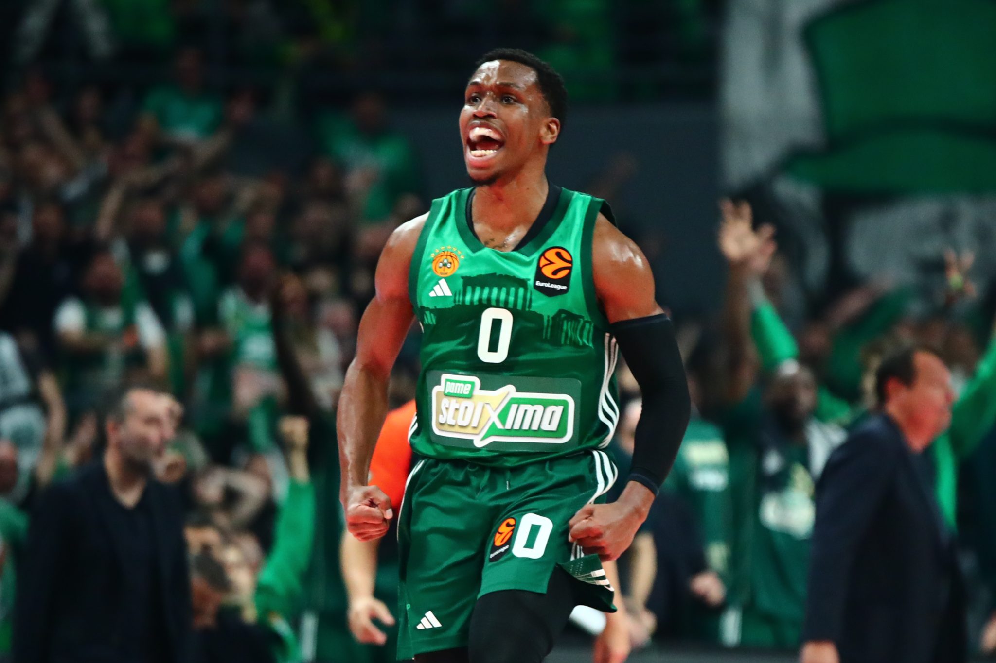 Game changer Σορτς: Έβαλε 11 πόντους σε οκτώ λεπτά στην πρώτη περίοδο (vid)