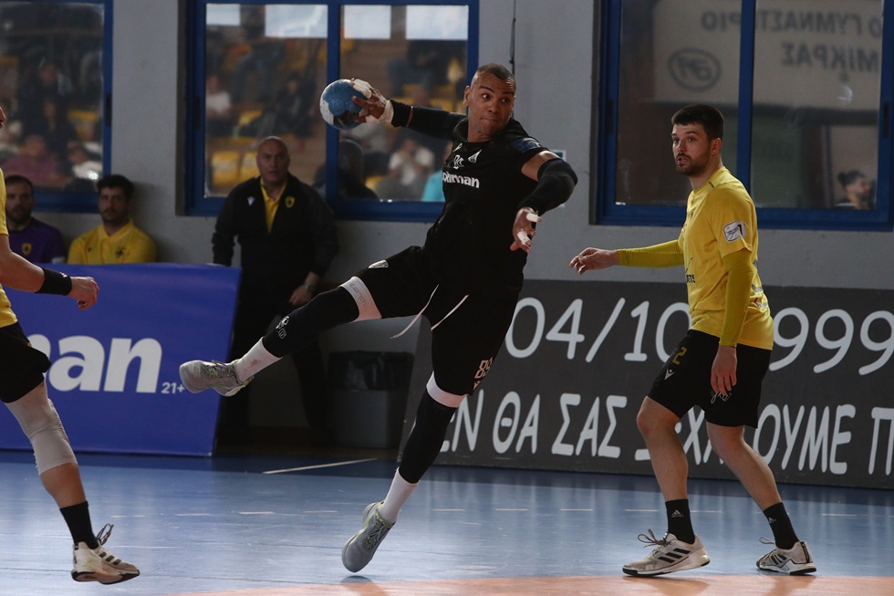 ΠΑΟΚ – ΑΕΚ 33-30: Ισοφάρισε τη σειρά ο «Δικέφαλος του Βορρά», όλα θα κριθούν στο ΟΑΚΑ