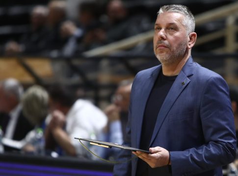 Παπαθεοδώρου: «Συλλυπητήρια στους απέναντι, δεν τα κατάφεραν»