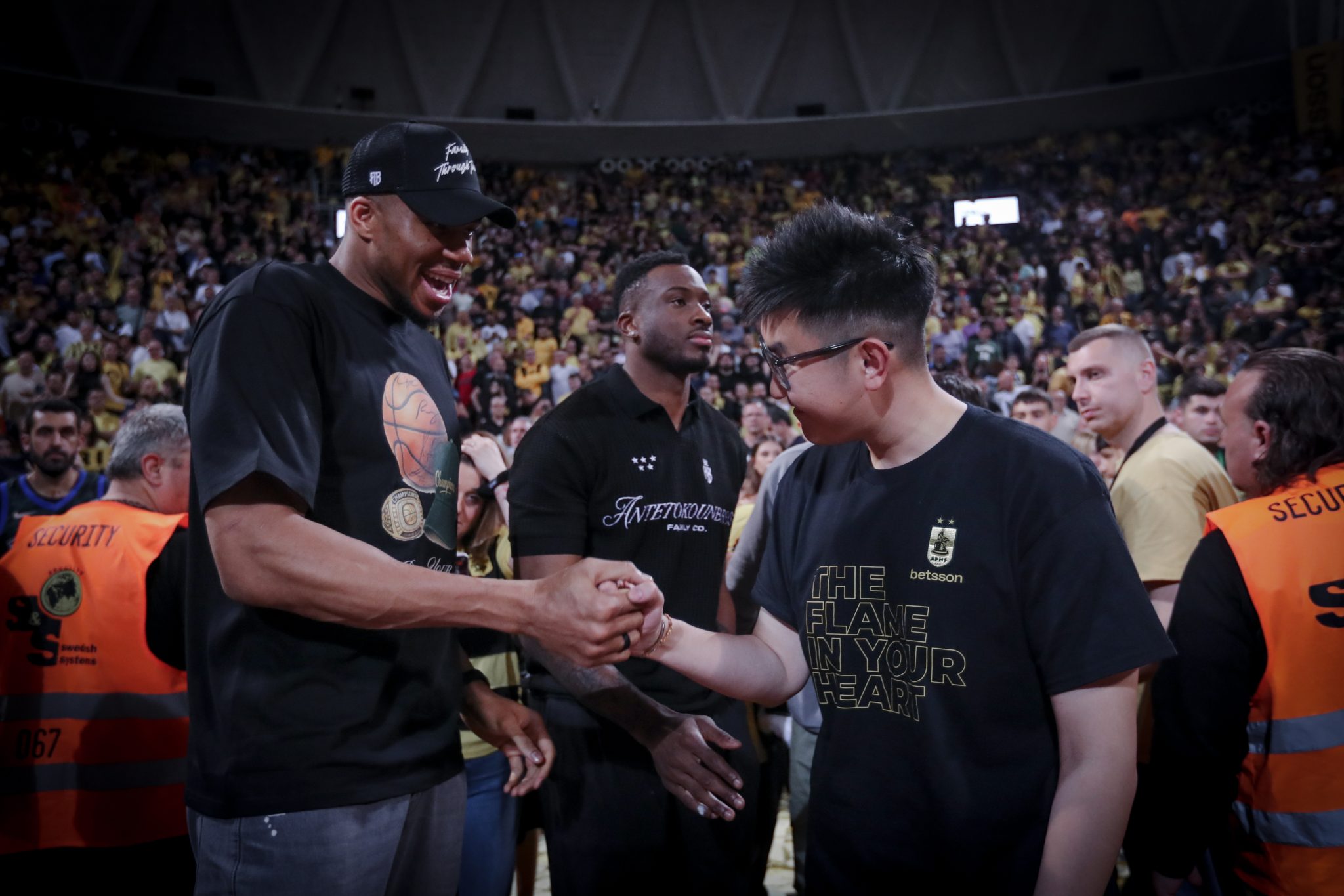 «Τρέλα» για τον Άρη και μήνυμα με Αντετοκούνμπο, Σιάο και Γκάλη