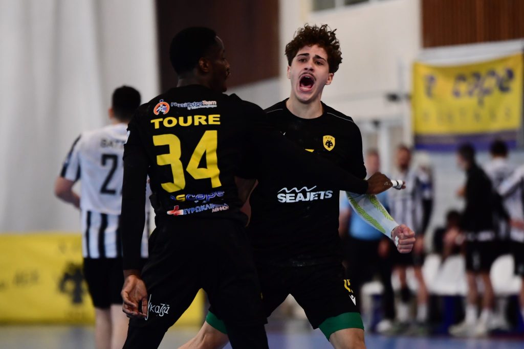 ΑΕΚ – ΠΑΟΚ 27-25: Τον «καθάρισε» και πέρασε στους τελικούς η Ένωση