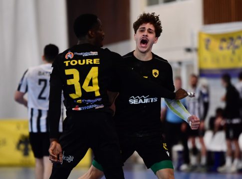 ΑΕΚ – ΠΑΟΚ 27-25: Τον «καθάρισε» και πέρασε στους τελικούς η Ένωση