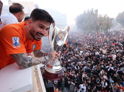 «Κάηκε» το Ηράκλειο στην παρέλαση του Κυπελλούχου Ελλάδας ΟΦΗ! – Χαμός για Κόντη και παίκτες (vids)