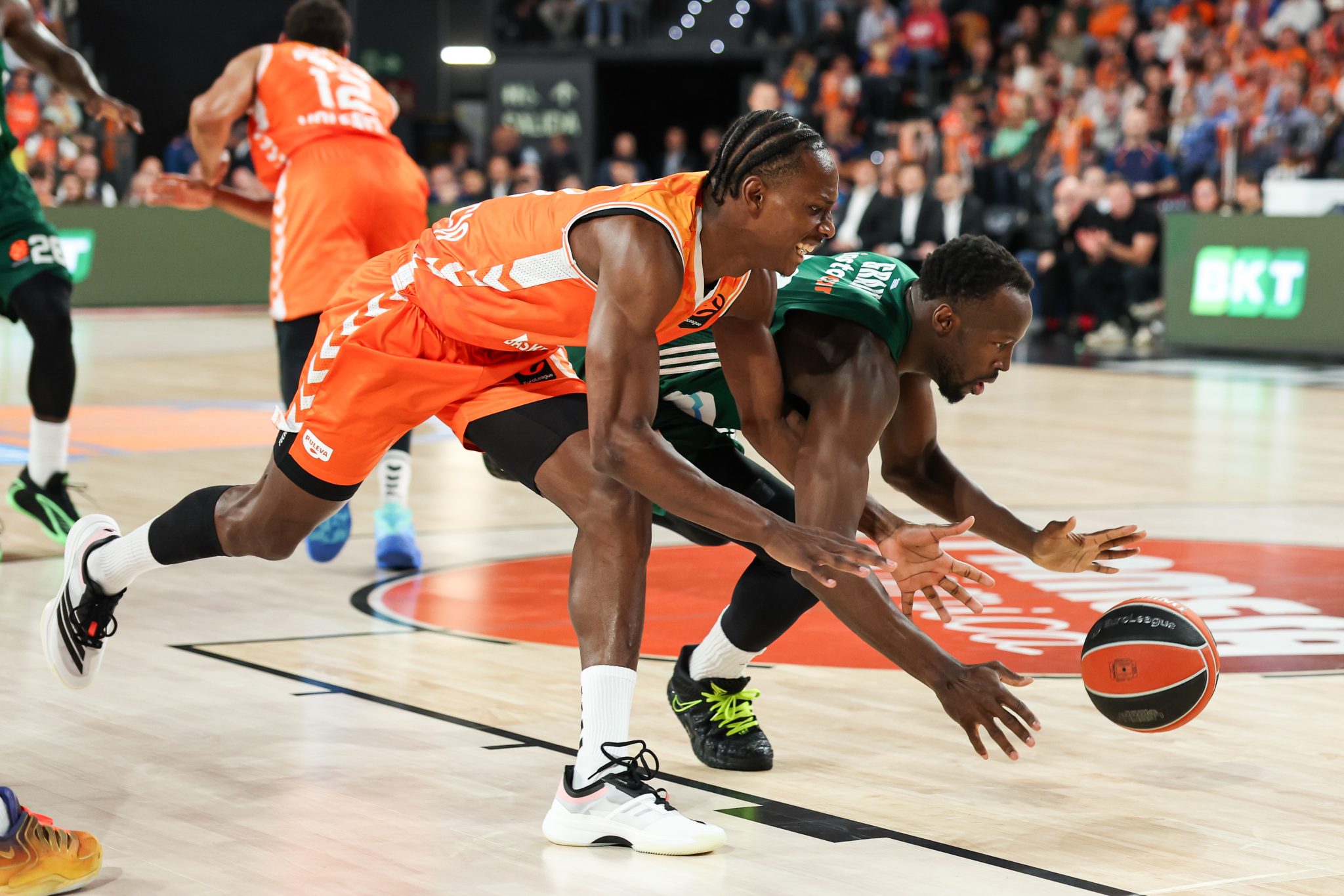 Δεν έχει προηγούμενο: 26 τρίποντα η Βαλένθια στο ημίχρονο, με 19,2%