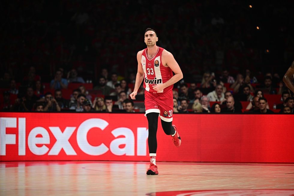 Μιλουτίνοφ: «Ο δρόμος είναι μακρύς – Ευγνώμων που παίζω μπροστά σε αυτό το κοινό»