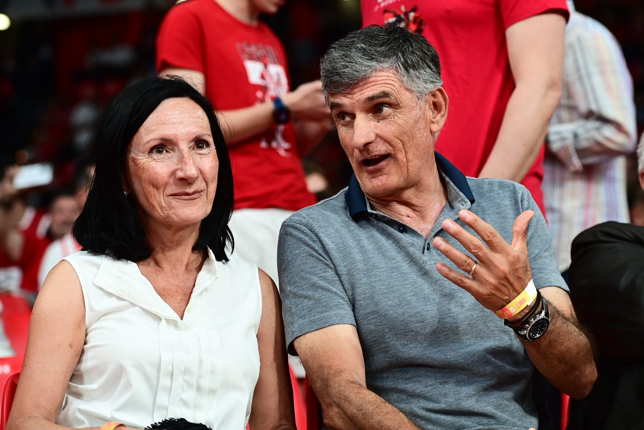 Στο ΣΕΦ και ο Μεντιλίμπαρ για το Game 2 του Ολυμπιακού – Αποθεώθηκε από τον κόσμο (vid)