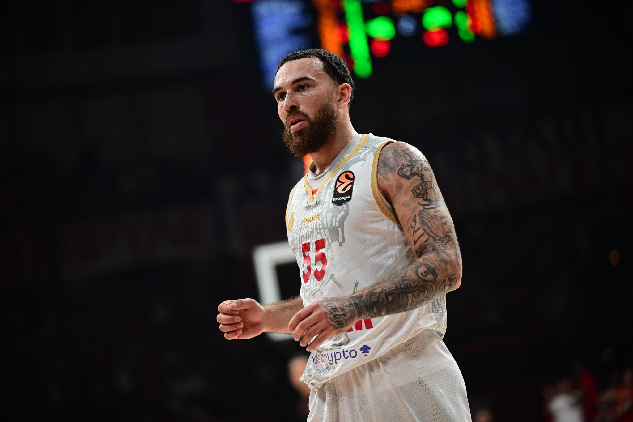 Ο Τζέιμς αποβλήθηκε και «ξέσπασε» προς τον διαιτητή (vid)