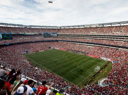 Το ποδόσφαιρο στα χνάρια του μπάσκετ: Courtseats από… χρυσάφι στο Μουντιάλ