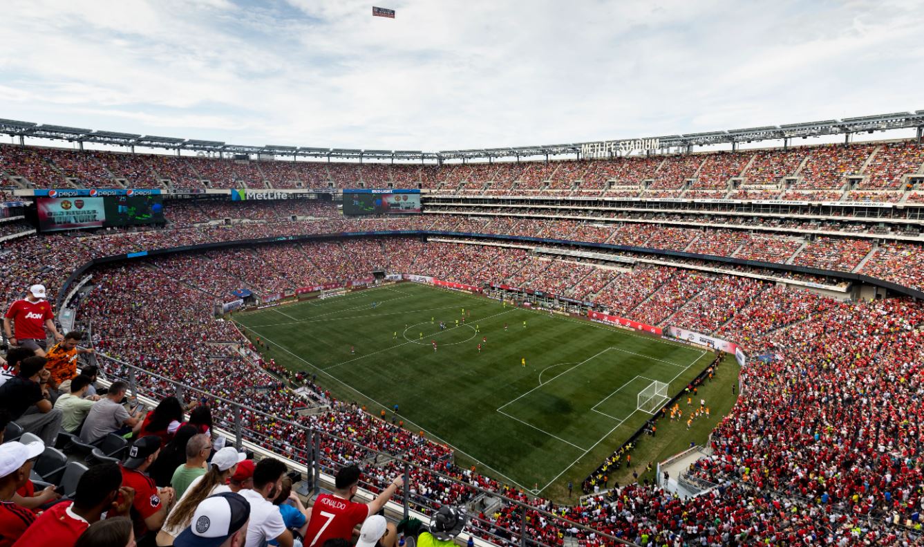 Το ποδόσφαιρο στα χνάρια του μπάσκετ: Courtseats από… χρυσάφι στο Μουντιάλ