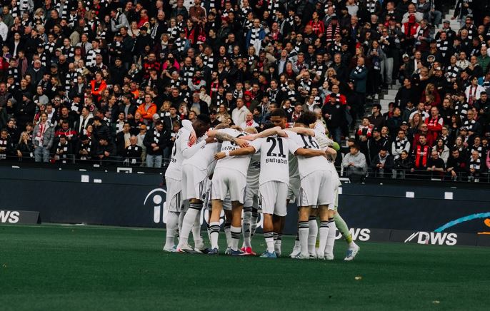 Άιντραχτ Φρανκφούρτης – Κολωνία 2-2: Επέστρεψαν από το 0-2 και πήραν βαθμό τα «κριάρια»