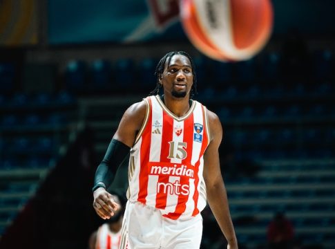 Επίσημο: O Ιζούντου ανανέωσε με τον Ερυθρό Αστέρα έως το 2028