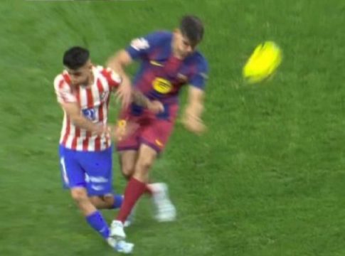 Απίστευτο: Η κόκκινη του Ζεράρ Μαρτίν που πήρε πίσω ο διαιτητής στο ματς της Ατλέτικο με την Μπαρτσελόνα (vid)