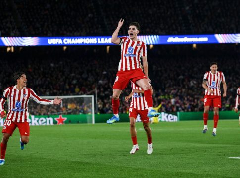 Μπαρτσελόνα – Ατλέτικο Μαδρίτης 0-2: Θρίαμβος των «ροχιμπλάνκος» με… χορηγό τον Κουμπαρσί