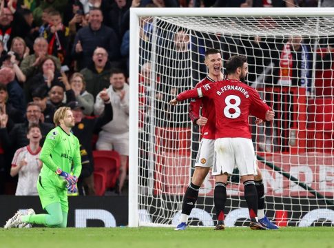 Μάντσεστερ Γιουνάιτεντ – Μπρέντφορντ 2-1: Πήρε το τρίποντο κι έφυγε για τα «αστέρια»