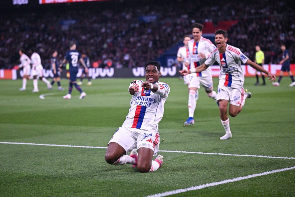 Παρί Σεν Ζερμέν – Λιόν 1-2: Άντεξε και πήρε μεγάλο διπλό…