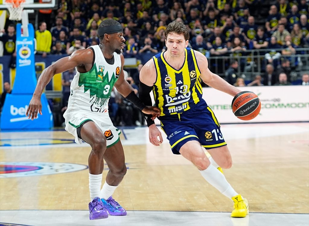 Φενερμπαχτσέ – Ζαλγκίρις 86-74: Αέρας ο Θρύλος, αέρας και οι Τούρκοι