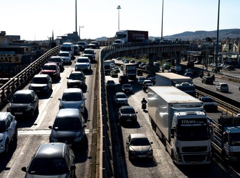 Μεγάλη ταλαιπωρία στον Κηφισό – Καθυστερήσεις στην Αττική Οδό