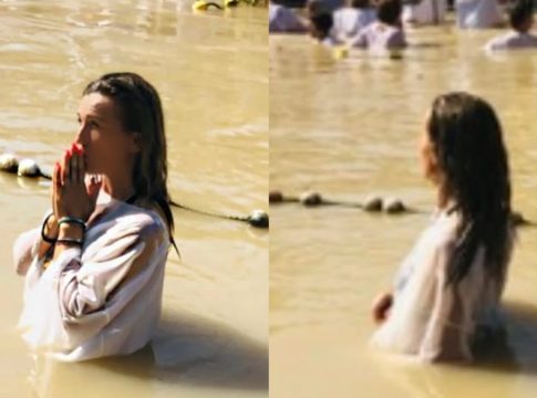 Πηγή Δεβετζή: Οι συγκλονιστικές φωτογραφίες από τη βάφτισή της στον Ιορδάνη Ποταμό