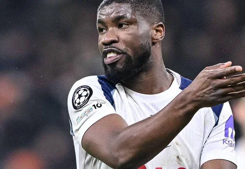 Ρατσιστική επίθεση στον Ντάνσο της Τότεναμ – Τι συνέβη