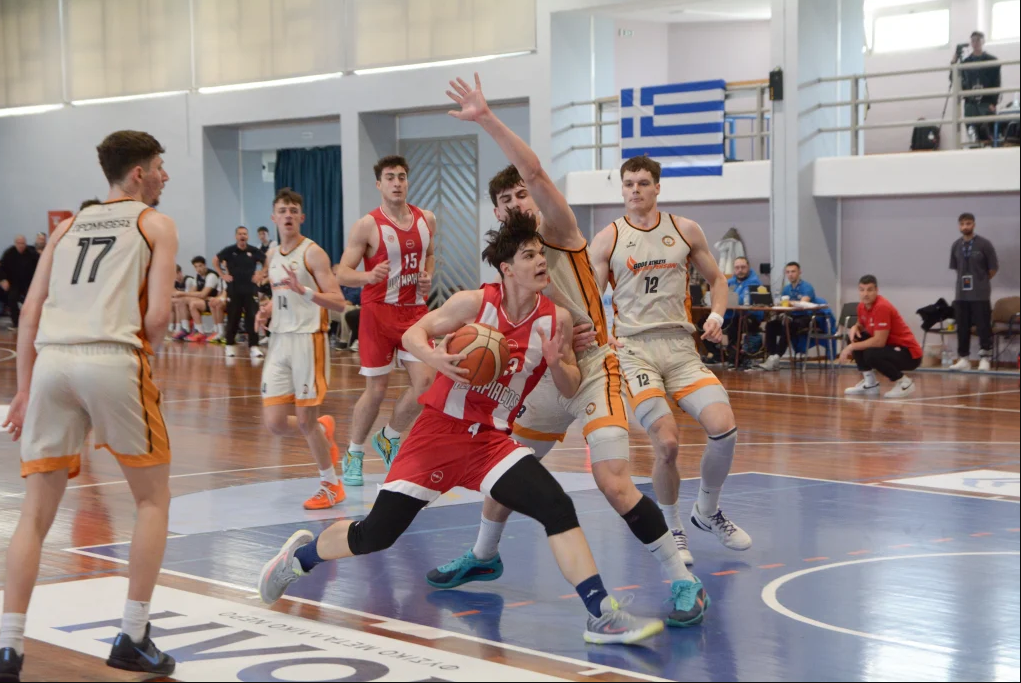 Ολυμπιακός – Προμηθέας 72-65: Θριαμβευτές οι «ερυθρόλευκοι» κατέκτησαν το 53ο Πανελλήνιο Πρωτάθλημα Εφήβων