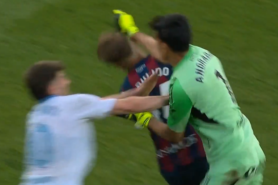 Ποινή «μαμούθ» στον τερματοφύλακα της Σαραγόσα που έριξε αντίπαλο «νοκ-άουτ» με γροθιά  (vid)