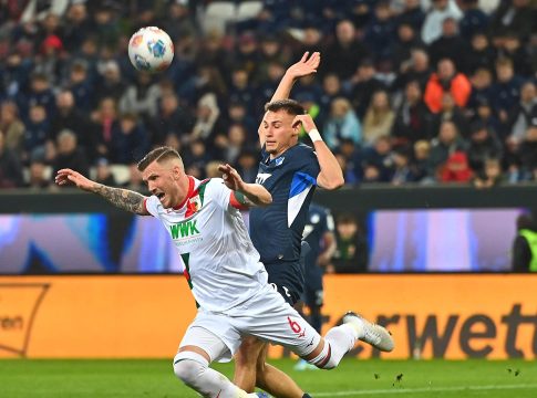 Άουγκσμπουργκ – Χόφενχαϊμ 2-2: Οι φιλοξενούμενοι επέστρεψαν από το 0-2 και έσωσαν το βαθμό της ισοπαλίας