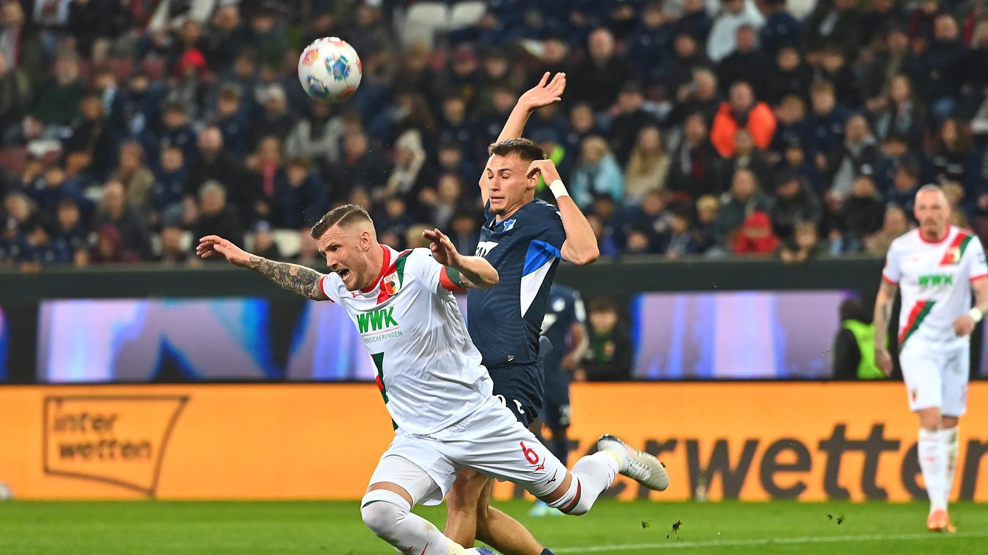 Άουγκσμπουργκ – Χόφενχαϊμ 2-2: Οι φιλοξενούμενοι επέστρεψαν από το 0-2 και έσωσαν το βαθμό της ισοπαλίας