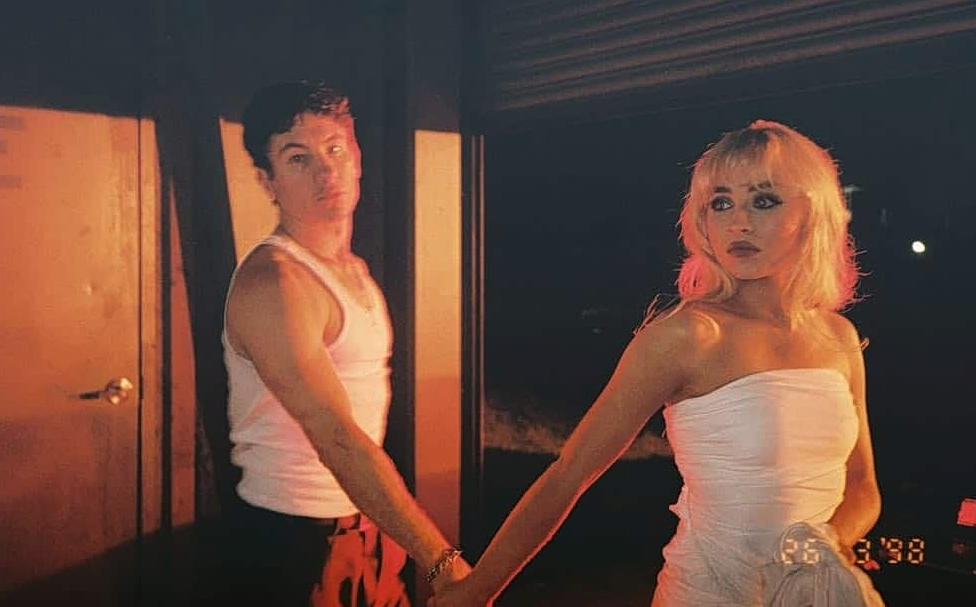 Ο Μπάρι Κίογκαν απαντά για πρώτη φορά στις φήμες ότι απάτησε τη Σαμπρίνα Κάρπεντερ